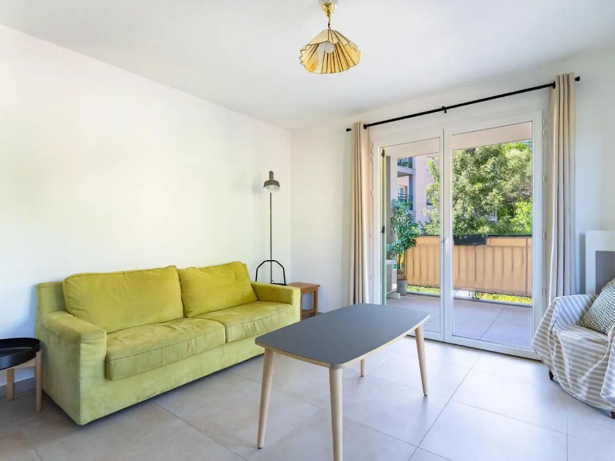 Apartment Le Clos Jardin-4 By Interhome ボルム・レ・ミモザ
