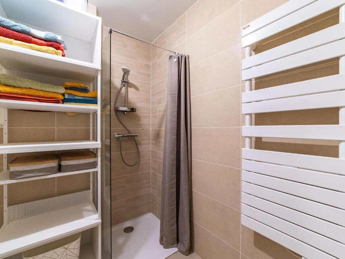 Apartment Le Clos Jardin-4 By Interhome ボルム・レ・ミモザ フランス