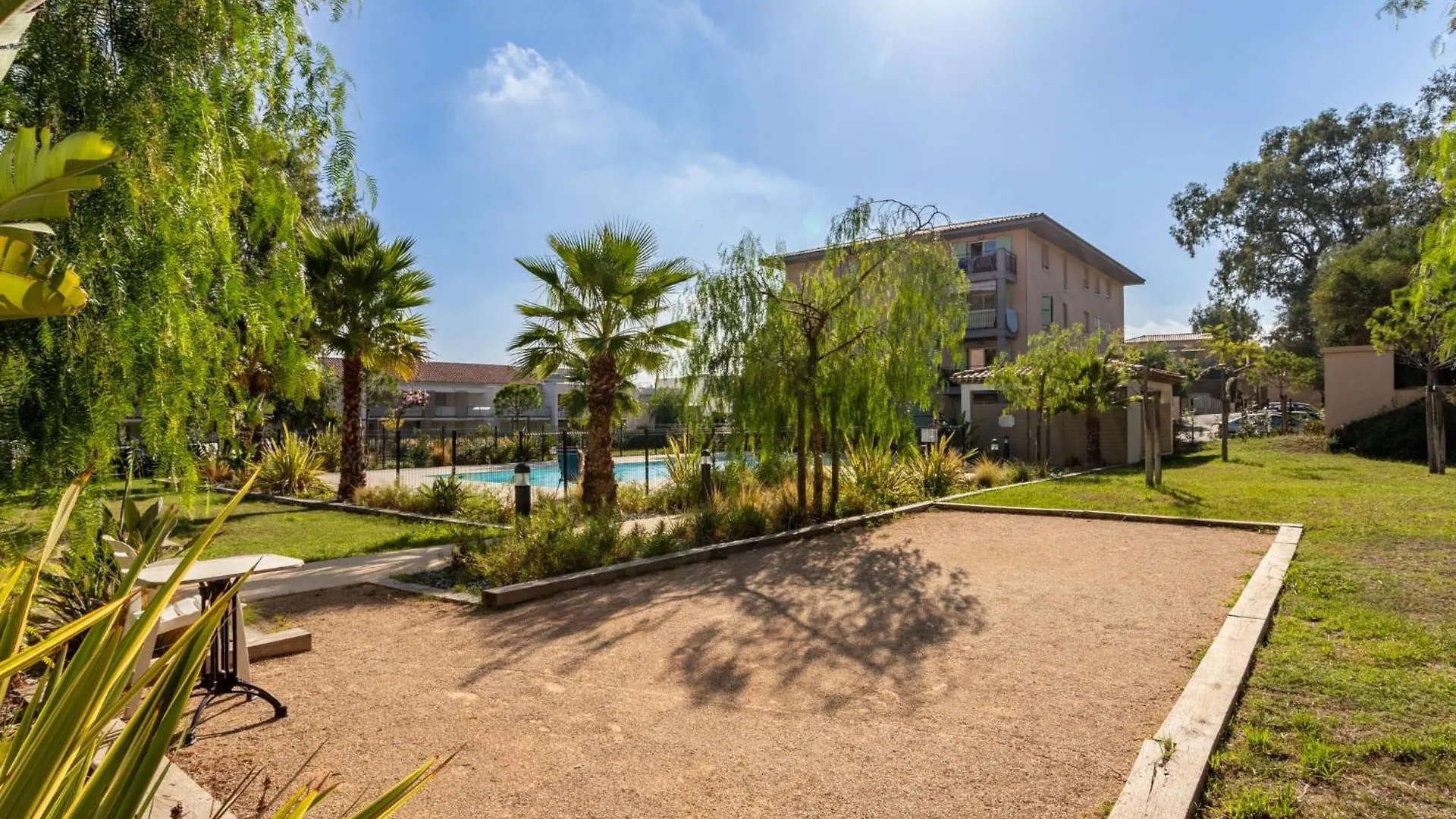 Apartment Le Clos Jardin-4 By Interhome ボルム・レ・ミモザ