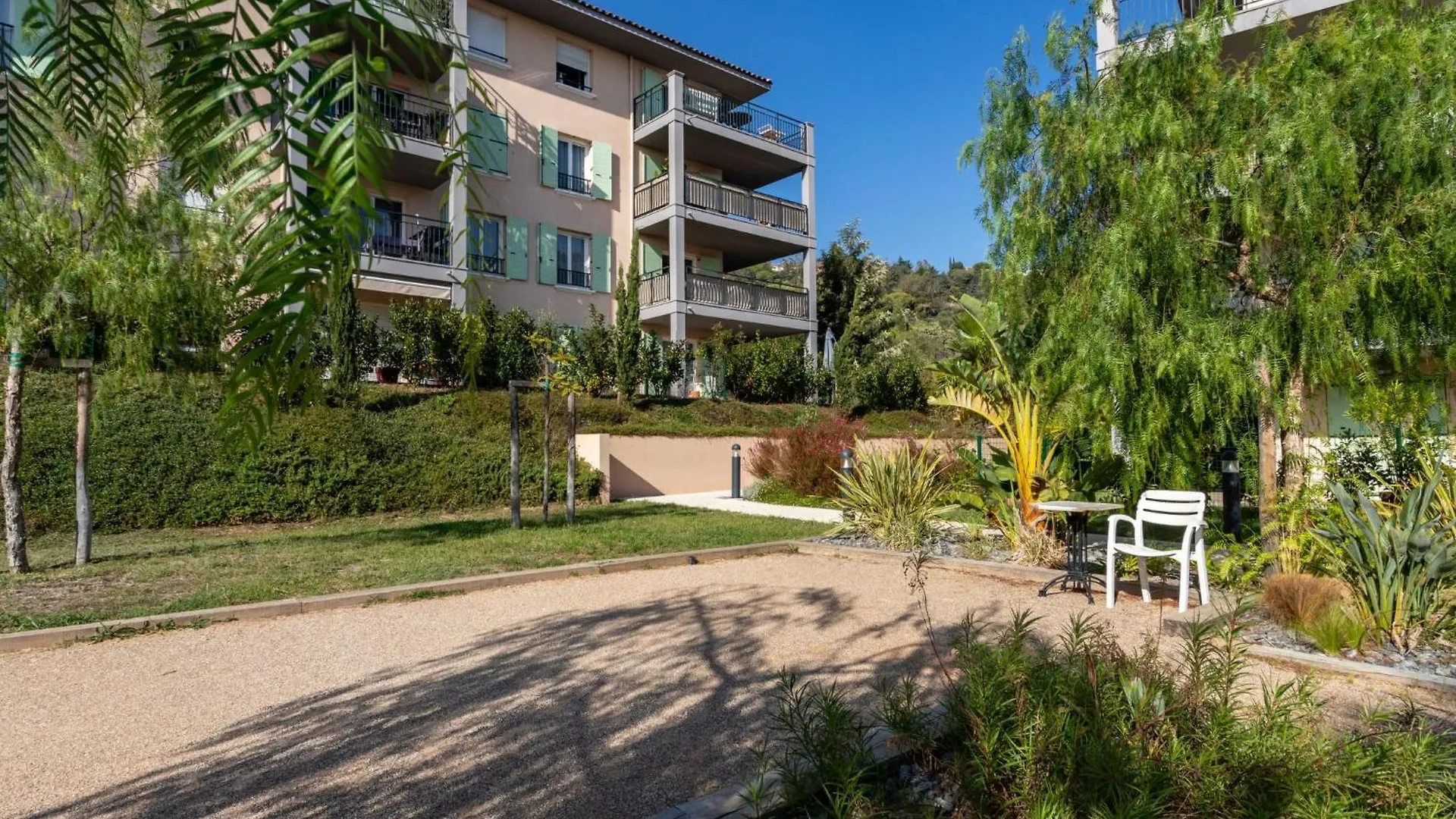Apartment Le Clos Jardin-4 By Interhome ボルム・レ・ミモザ